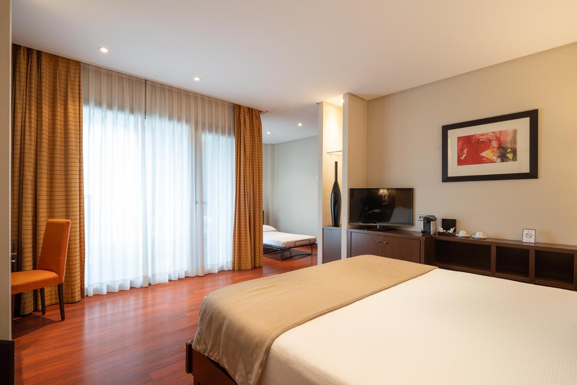 Attica21 Rozas 4*